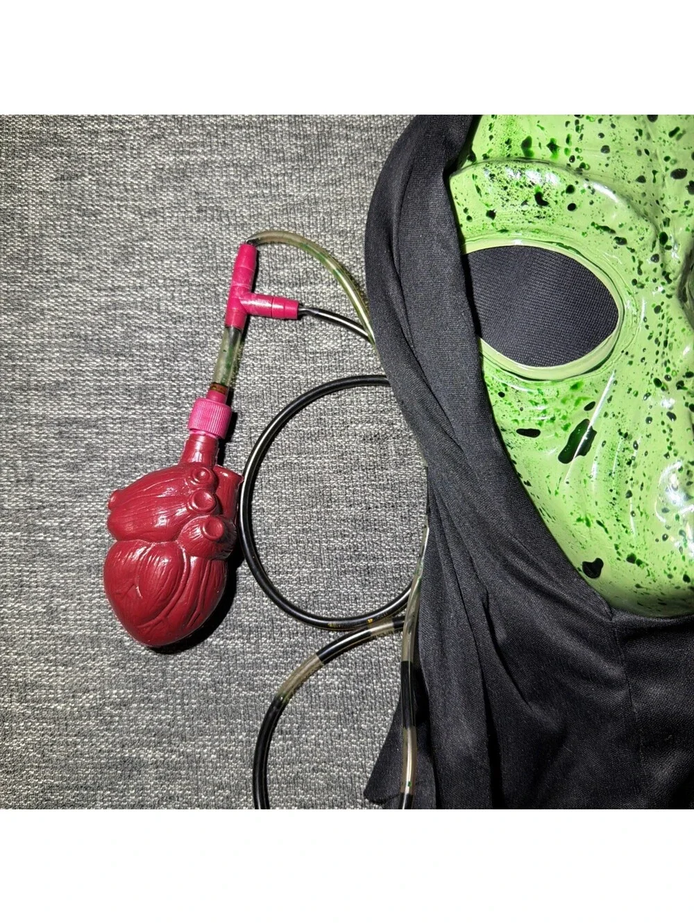Vintage 1990s Fun World Bleeding Green Alien Mask Area 51 Sci-Fi